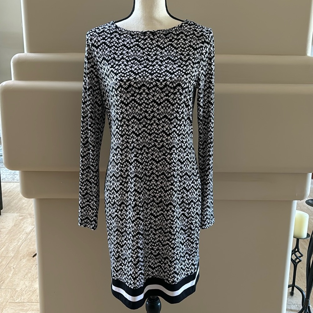 Michael Kors Black and White Patterned Dress. Size Small. Excellent Condition.